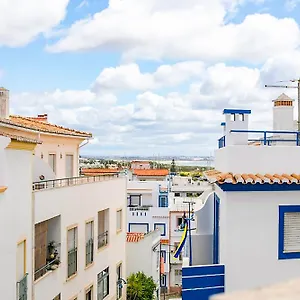 Charming - Walk To & Historic Centre Lagos